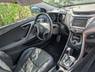 2013 Hyundai Elantra SE - Interior Steering Wheel With Keys Image